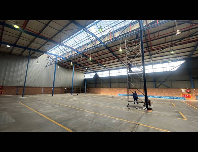 4,338M² WAREHOUSE TO LET IN SPARTAN